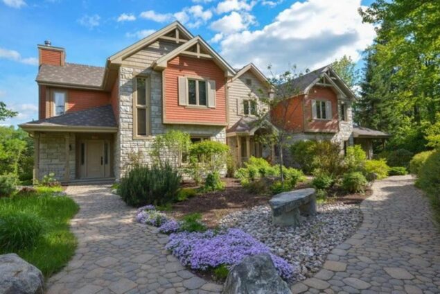 253648476 Townhouse on the Golf La Bête