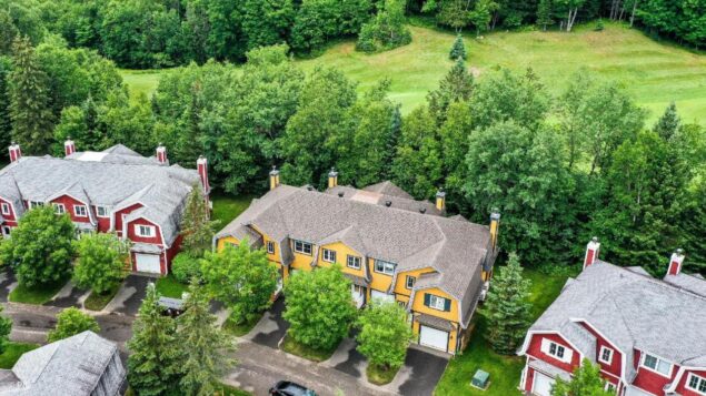 307988924 Townhouse on the Golf with pool access