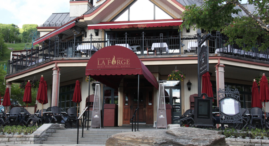 La Bistro Bar & Grill, place st bernard mont tremblant restaurant