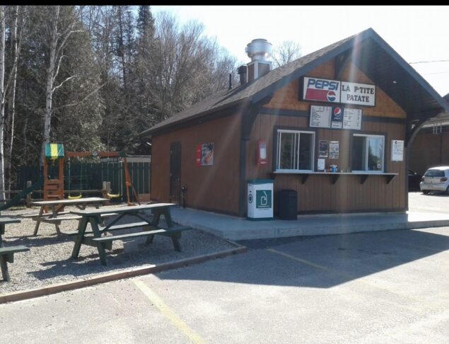 La Ptite patate_chez Léo main